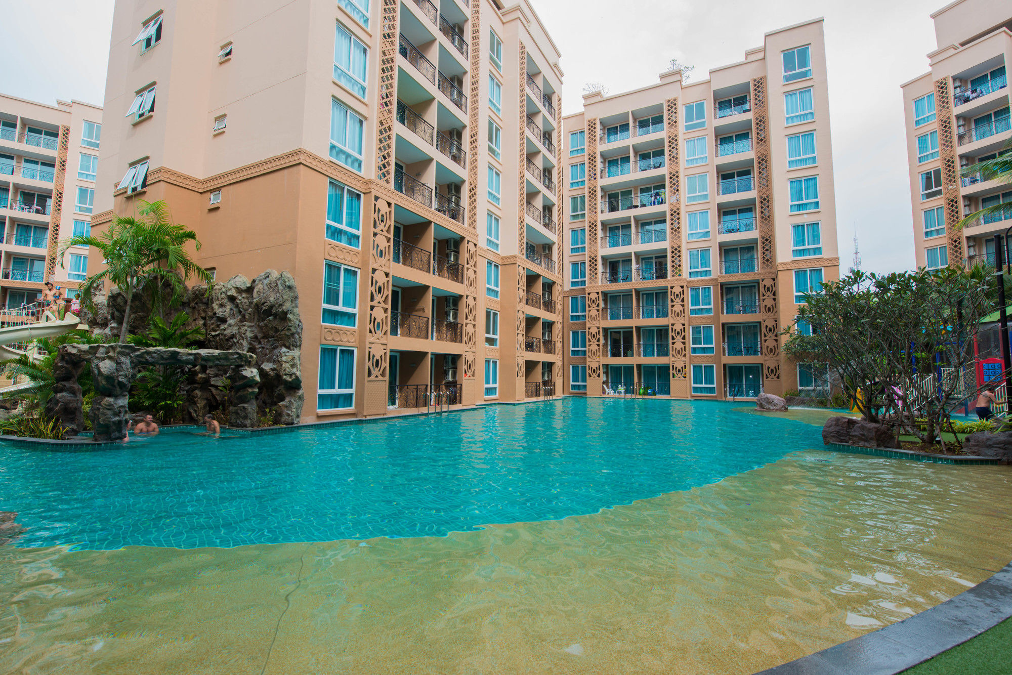 Atlantis Pattaya High Service Джомтьен Экстерьер фото