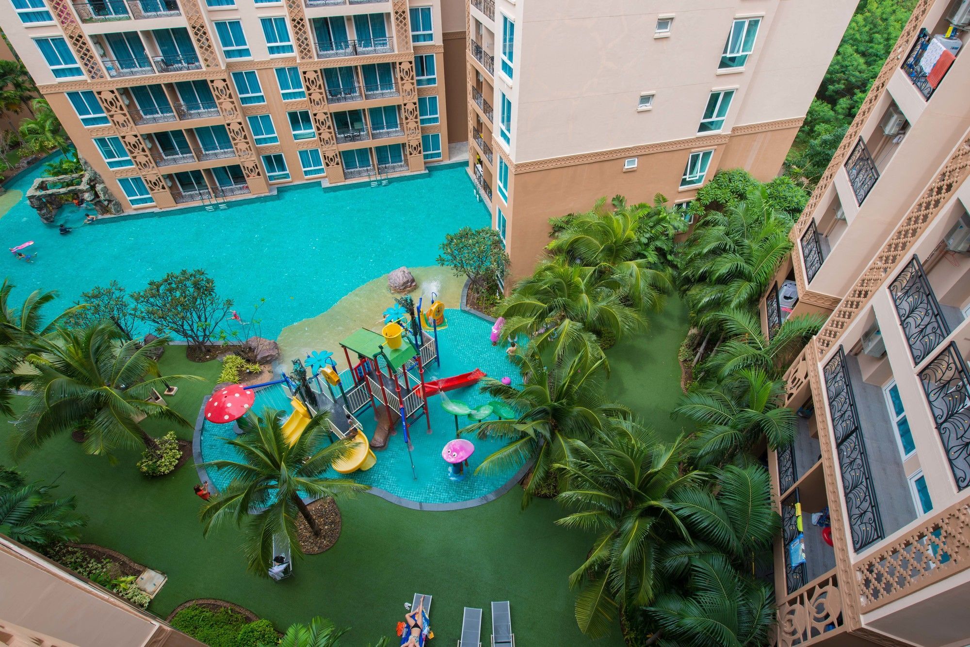 Atlantis Pattaya High Service Джомтьен Экстерьер фото
