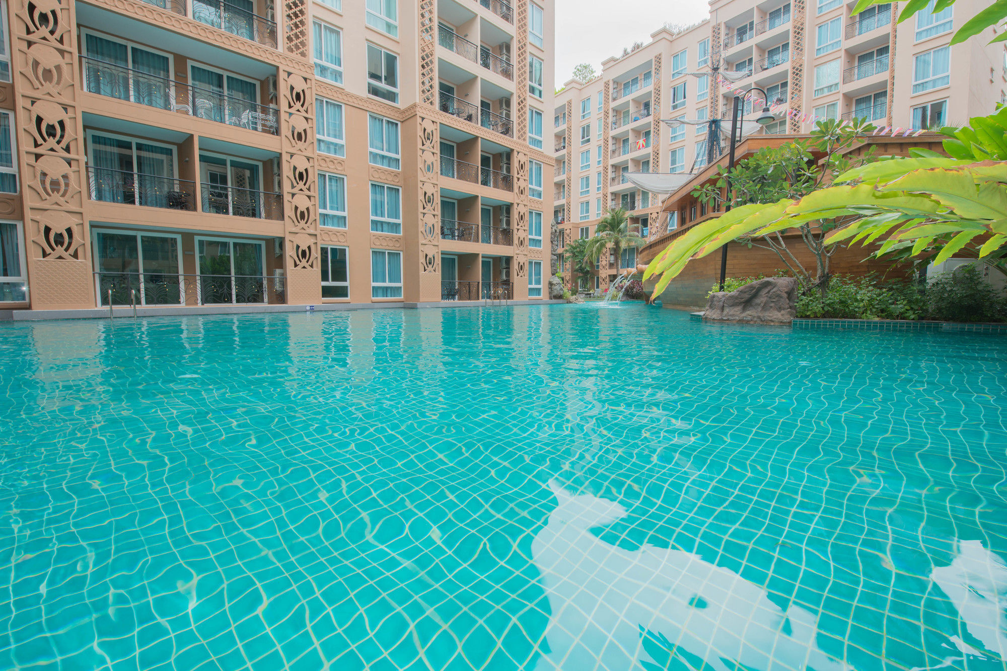 Atlantis Pattaya High Service Джомтьен Экстерьер фото