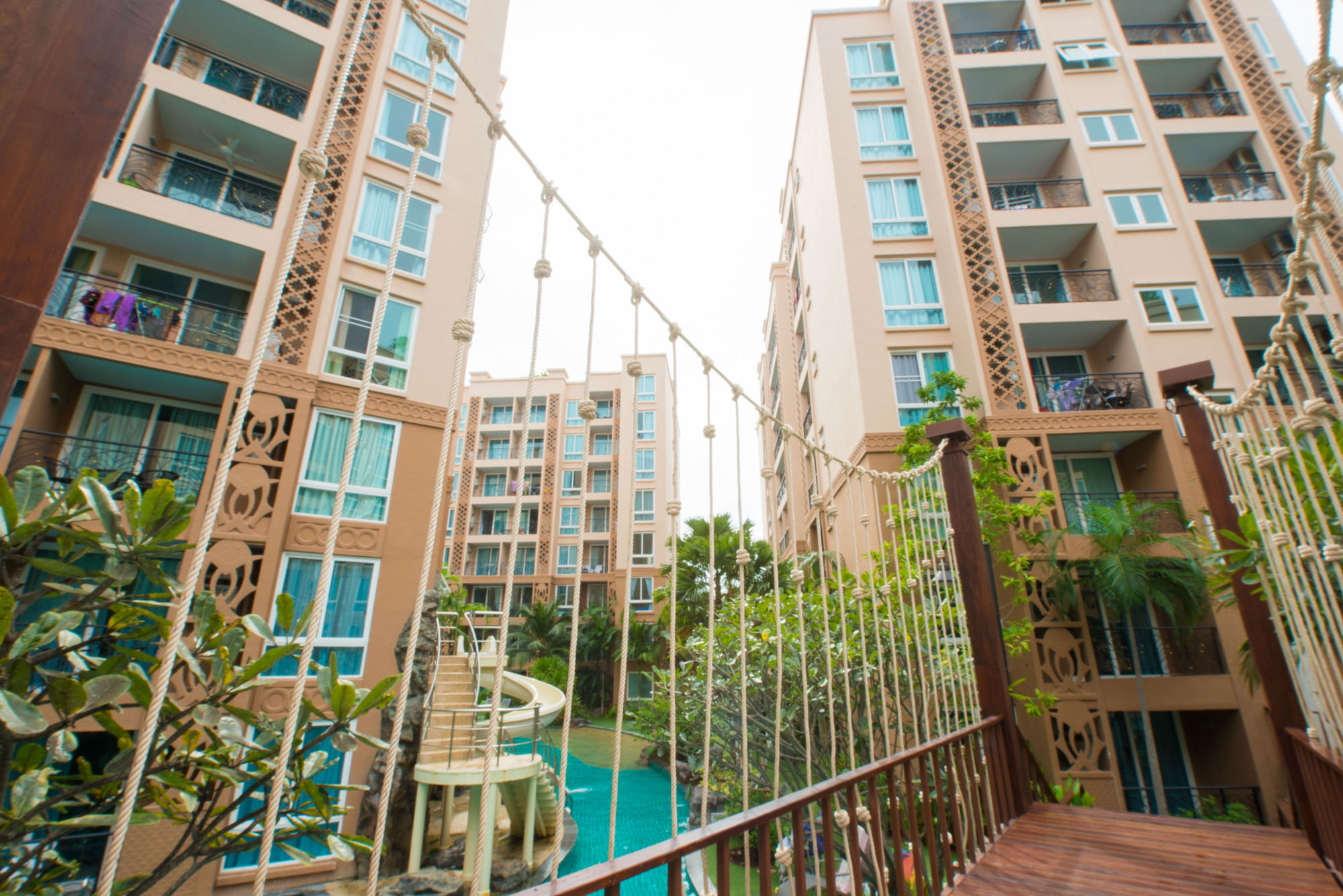 Atlantis Pattaya High Service Джомтьен Экстерьер фото