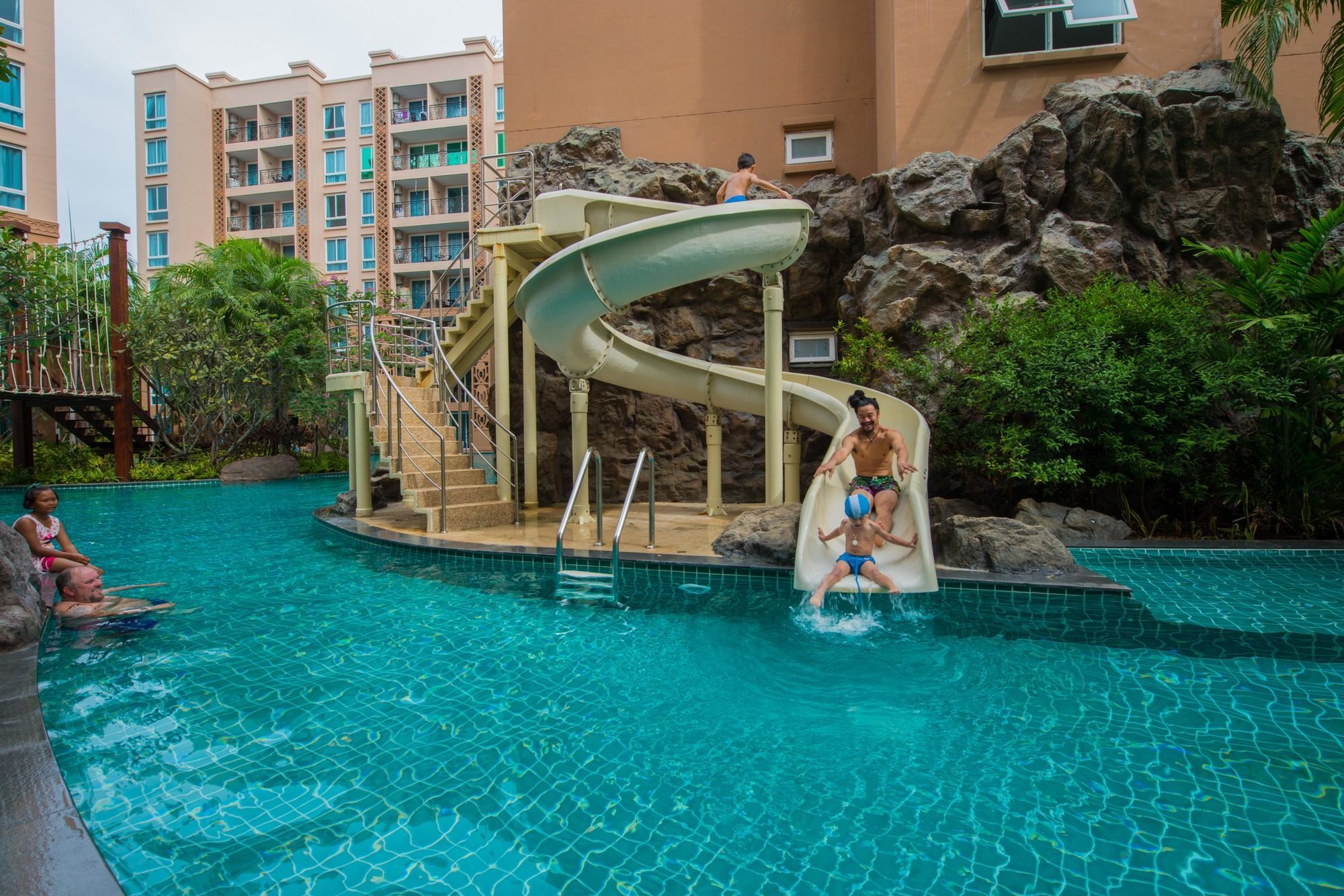 Atlantis Pattaya High Service Джомтьен Экстерьер фото