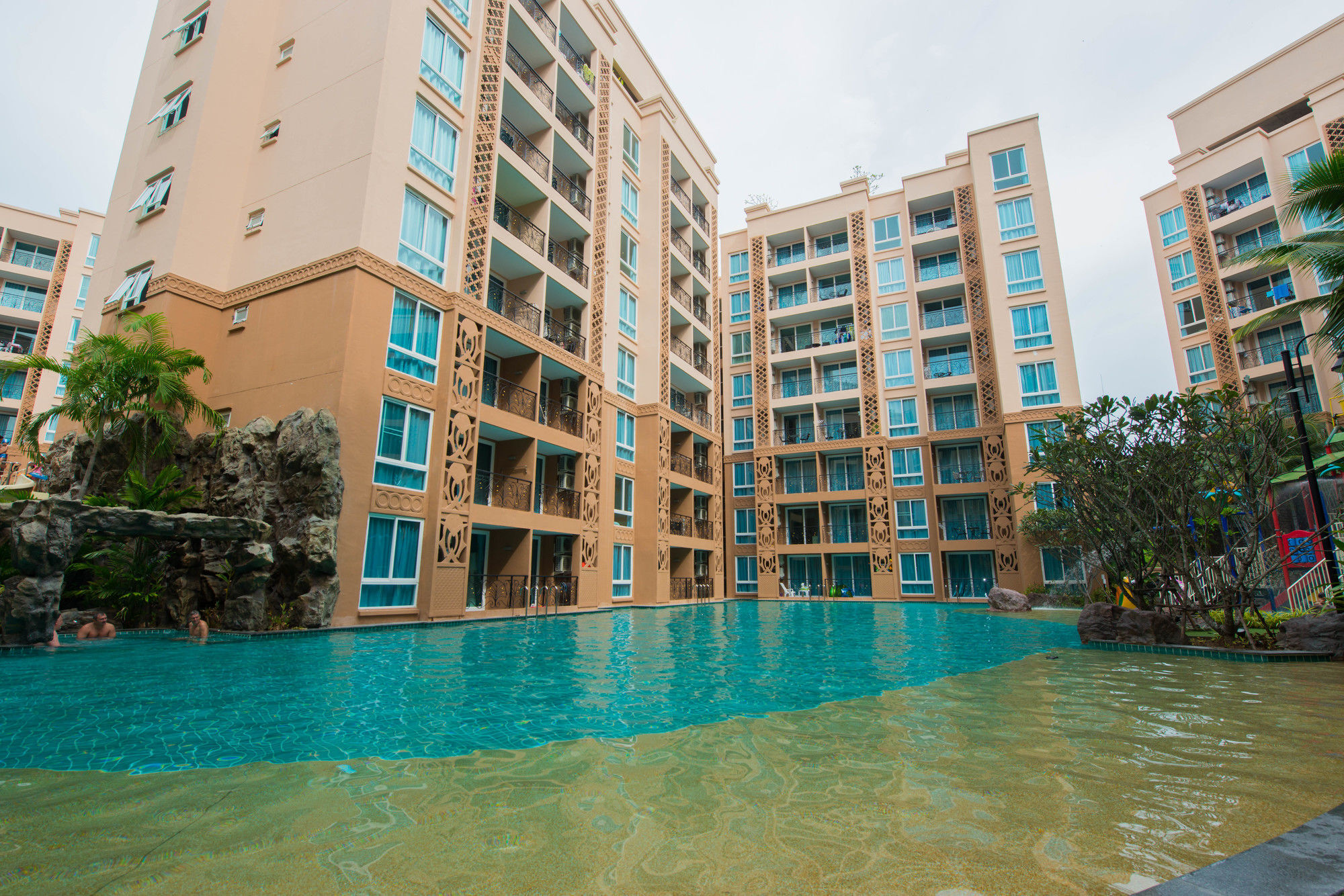 Atlantis Pattaya High Service Джомтьен Экстерьер фото